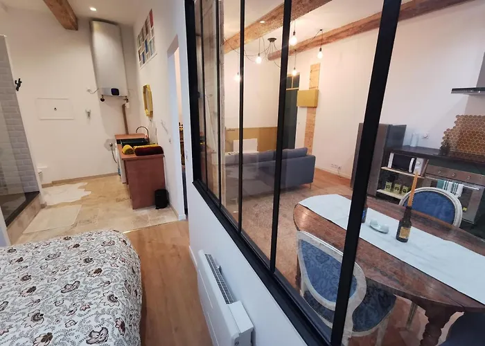 Cocon Chaleureux Proche Ecusson *